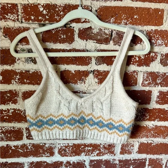 Sage & Oak Young Contemporary Cream knit crop top with blue & tan design - Picture 8 of 9
